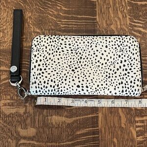 Thirty-One Leopard Clutch